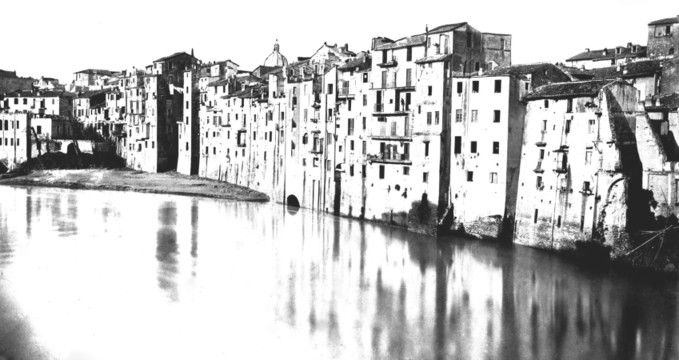 Sponda del Tevere all&rsquo;altezza del vecchio ghetto. 'Guida inutile di Roma', di Stefano Caviglia