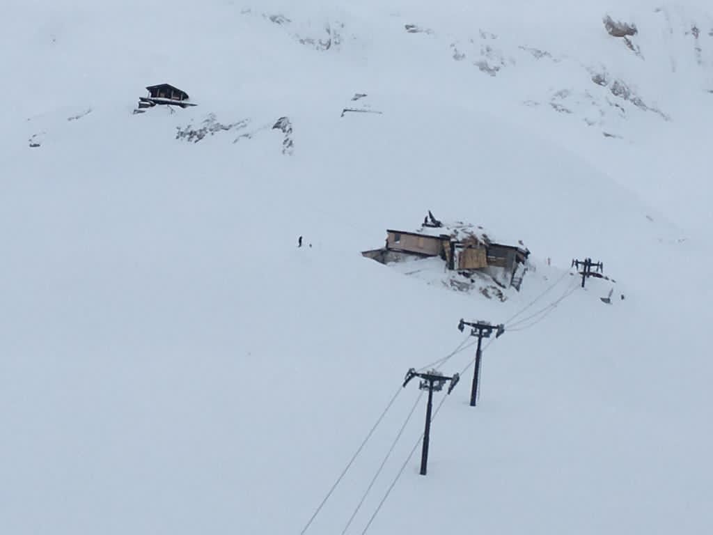 Rifugio Pian dei&nbsp;Fiacconi danneggiato dalla valanga