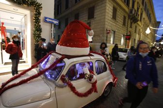 Le vie dello shopping a Roma prima della chiusura durante i giorni di festa