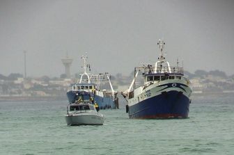 Pescherecci sequestrati in Libia rientrano in Italia