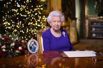 La regina Elisabetta durante il messaggio di Natale alla nazione