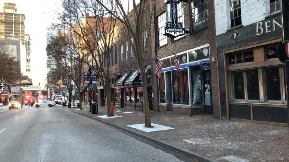 La devastazione causata dall'esplosione a Nashville