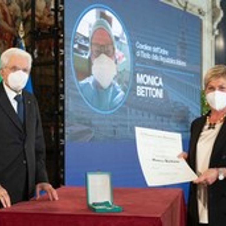 &nbsp;Monica Bettoni premiata dal presidente della Repubblica
