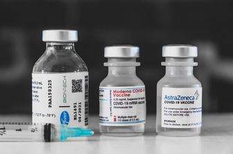 I vaccini di Pfizer, AstraZeneca e Moderna