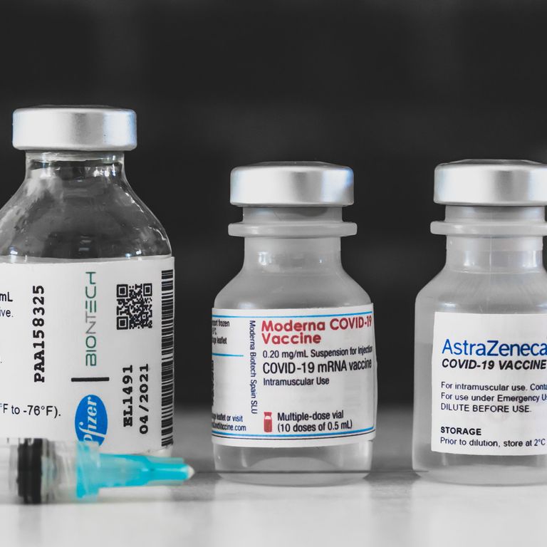 I vaccini di Pfizer, AstraZeneca e Moderna