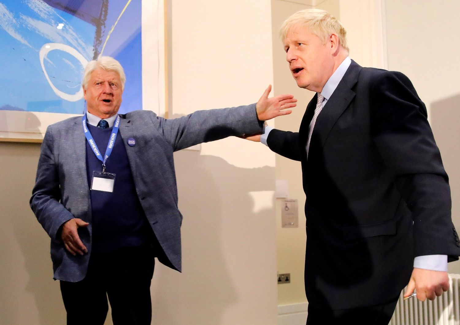 Stanley Johnson fotografato il 12 giugno 2019 con il figlio Boris, che ha appena ottenuto la leadership dei Tory