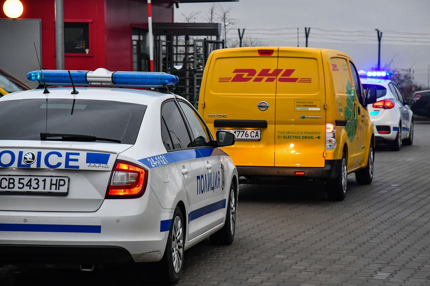 Un furgone che trasporta vaccini in Bulgaria viaggia sotto la scorta della polizia