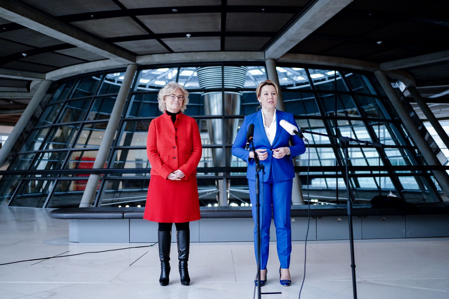 Le ministre Franziska Giffey e Christine Lambrecht presentano la legge sulle quote rosa&nbsp;