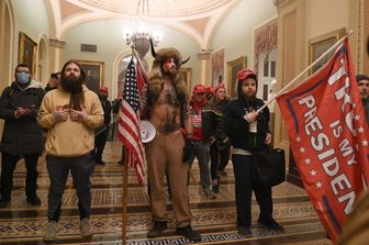 Manifestanti pro-Trump all'interno di Capitol Hill, Washington