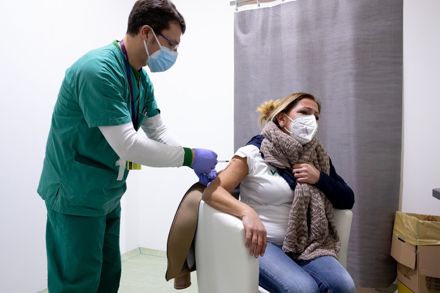 Un'infermiera italiana vaccinata contro il Covid-19&nbsp;