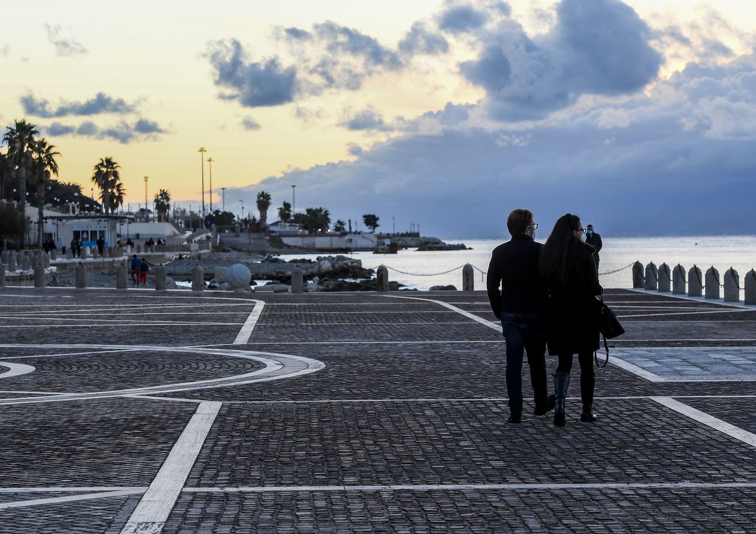 Reggio Calabria, persone passeggiano per le vie del centro il primo dell'anno nonostante la zona rossa&nbsp;