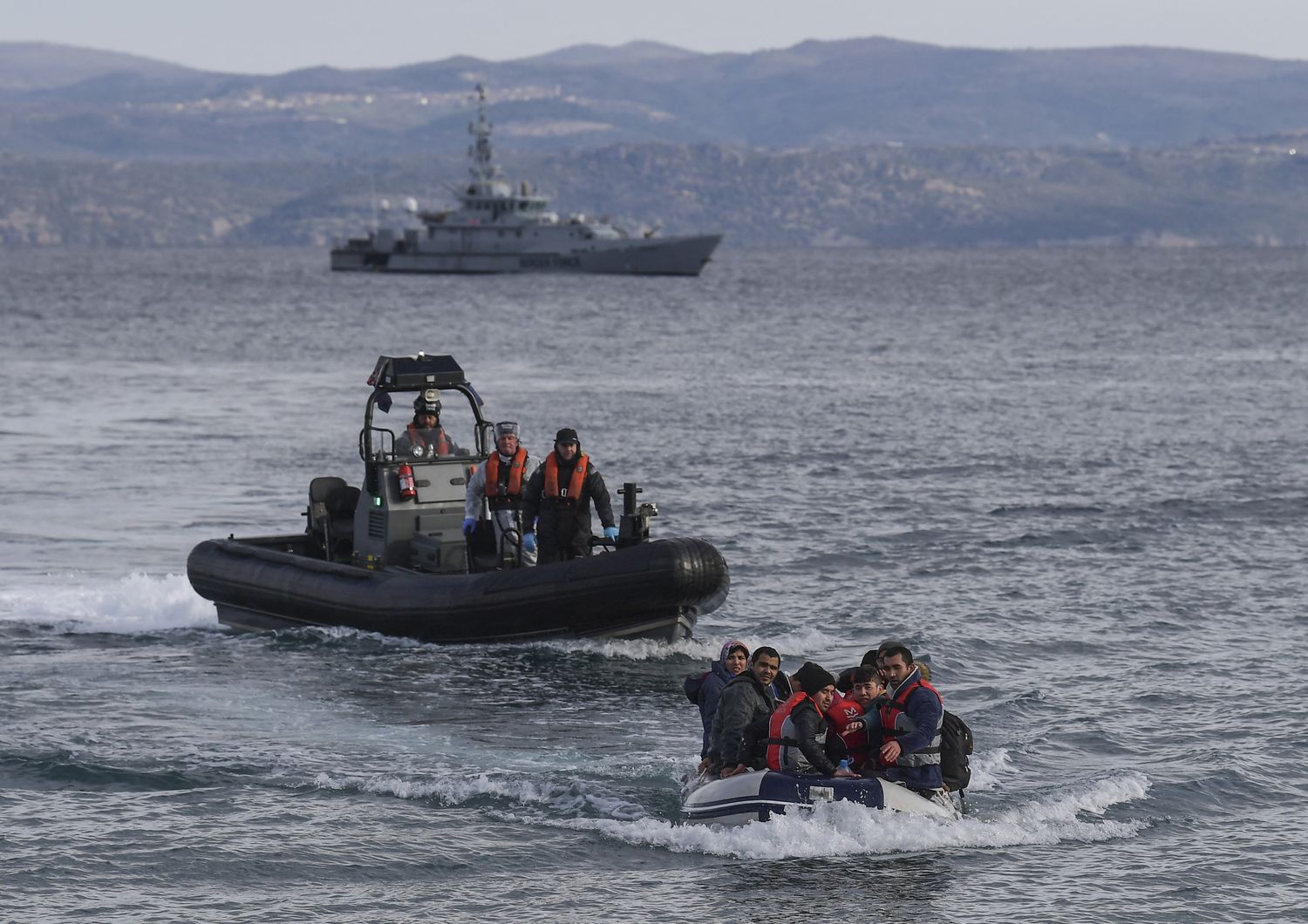 Migranti: un intervento di Frontex nel tratto di mare tra la Turchia e l'isola greca di Lesbo