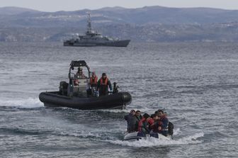 Migranti: un intervento di Frontex nel tratto di mare tra la Turchia e l'isola greca di Lesbo