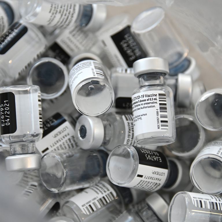 Fiale di vaccino Pfizer