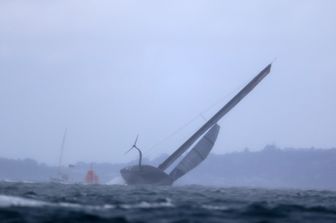 La scuffiata di American Magic durante l'America's Cup