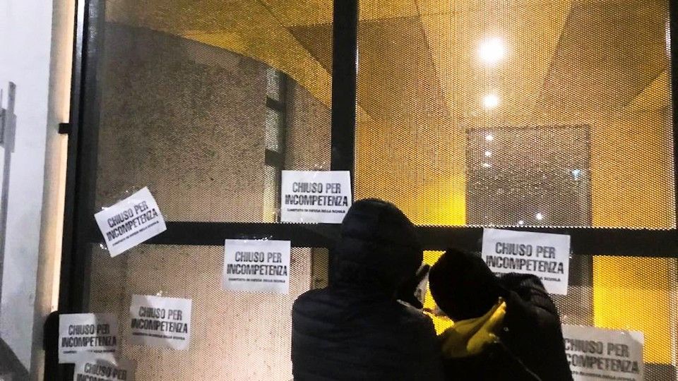 &Egrave; la protesta degli studenti contro la didattica a distanza.