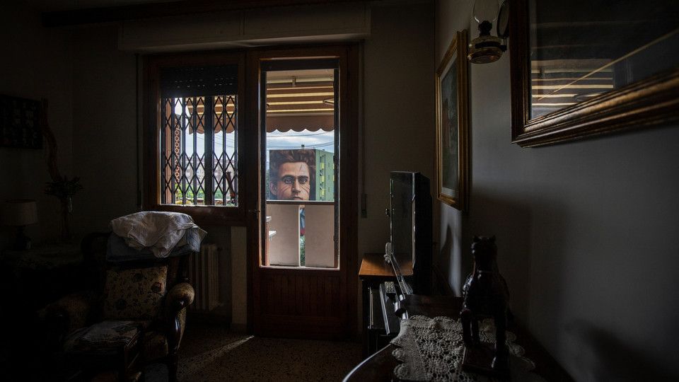 Il murale dedicato a Gramsci in un quartiere popolare di Firenze