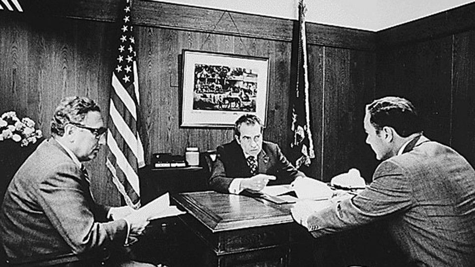 Richard Nixon incontra a Camp David il segretario di Stato Henry A. Kissinger e il generale Alexander M. Haig per discutere della guerra in Vietnam&nbsp;