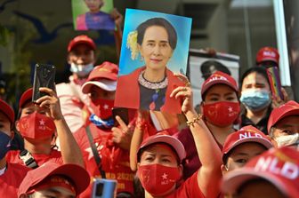 Manifestazione pro-San Suu Kyi a Bangkok