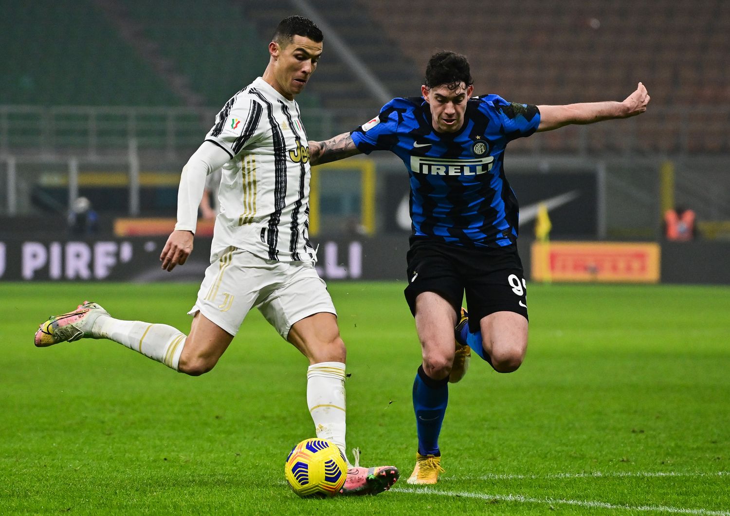 Cristiano Ronaldo e Alessandro Bastoni&nbsp;