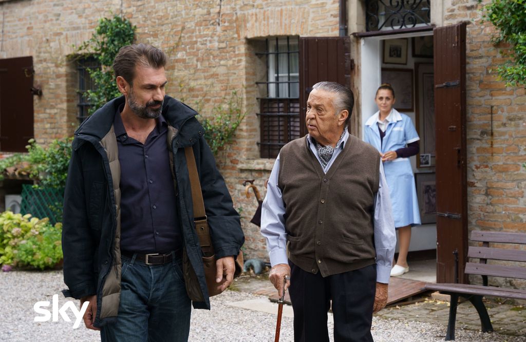 Fabrizio Gifuni e Renato Pozzetto in 'Lei mi parla ancora'&nbsp;