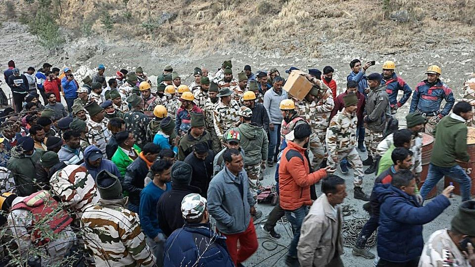 I soccorsi dopo il disastro nel ghiacciaio in Himalaya&nbsp;