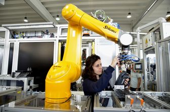 Industria 4.0, robot, assemblaggio automatico&nbsp;
