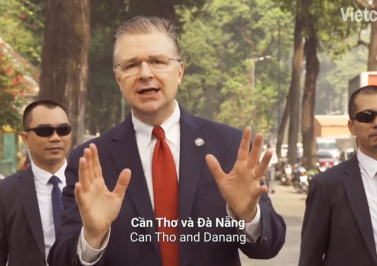 L'ambasciatore Usa in Vietnam, Dan Kritenbrink nella clip