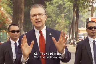 L'ambasciatore Usa in Vietnam, Dan Kritenbrink nella clip