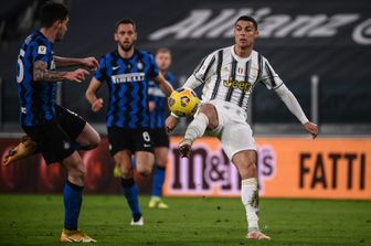 Ronaldo durante un contrasto nella semifinale di Coppa Italia Juventus-Inter