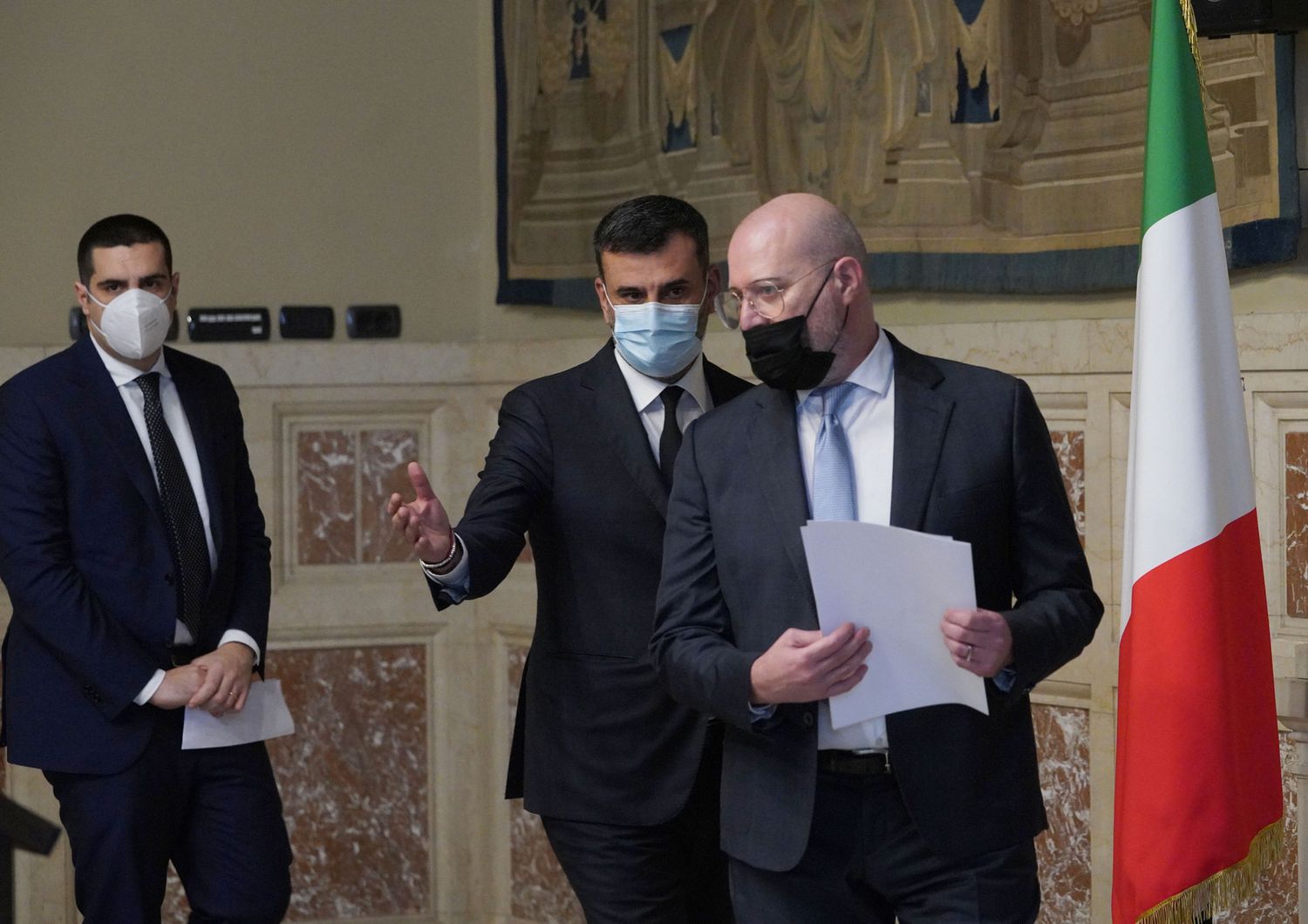Stefano Bonaccini e Antonio Decaro al termine delle consultazioni con Draghi