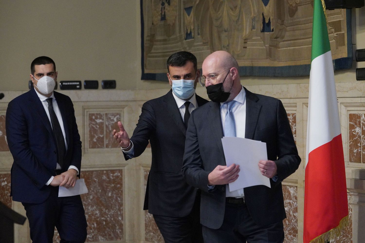 Stefano Bonaccini e Antonio Decaro al termine delle consultazioni con Draghi