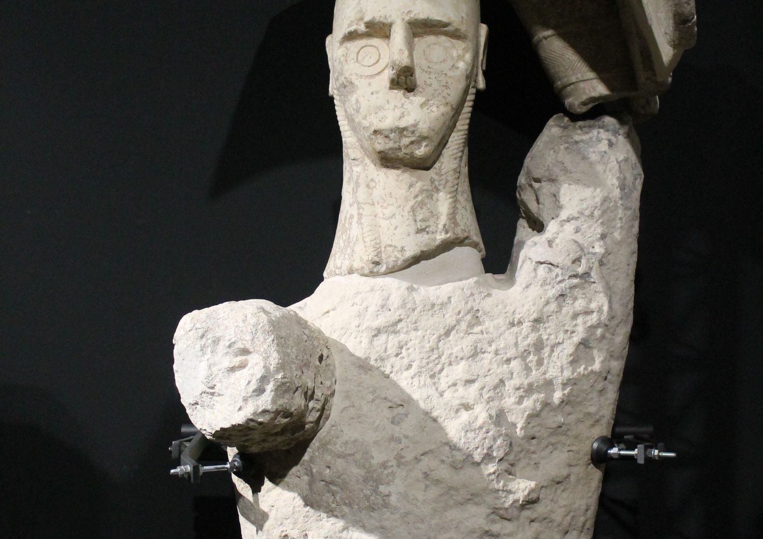 &nbsp;Statua Gigante Mont'e Prama custodita nel museo di Cabras
