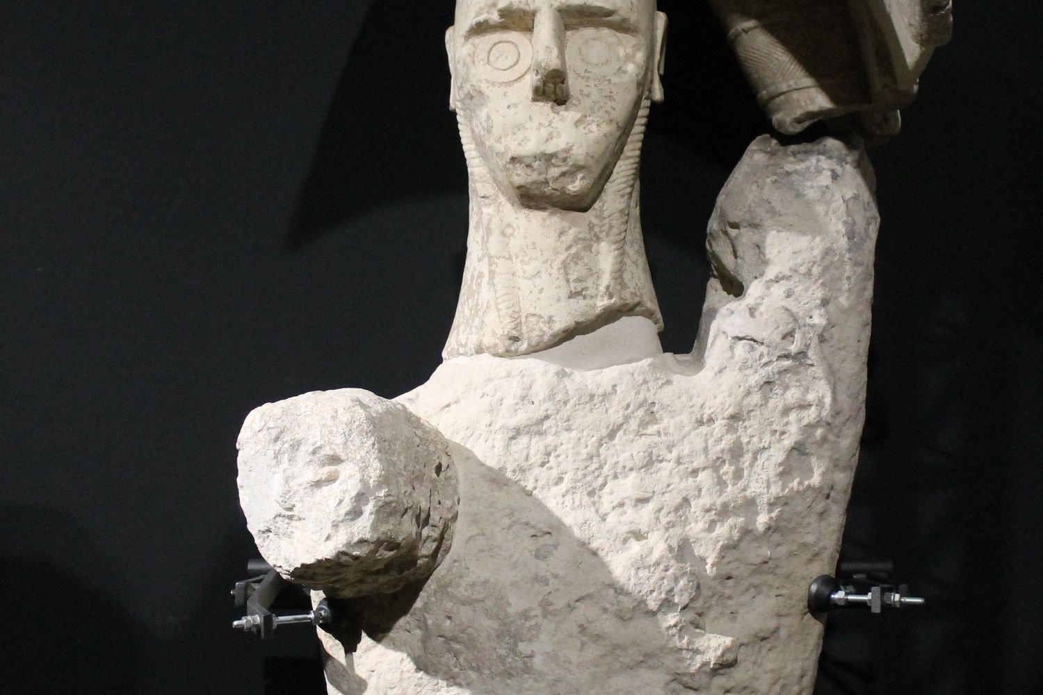 &nbsp;Statua Gigante Mont'e Prama custodita nel museo di Cabras