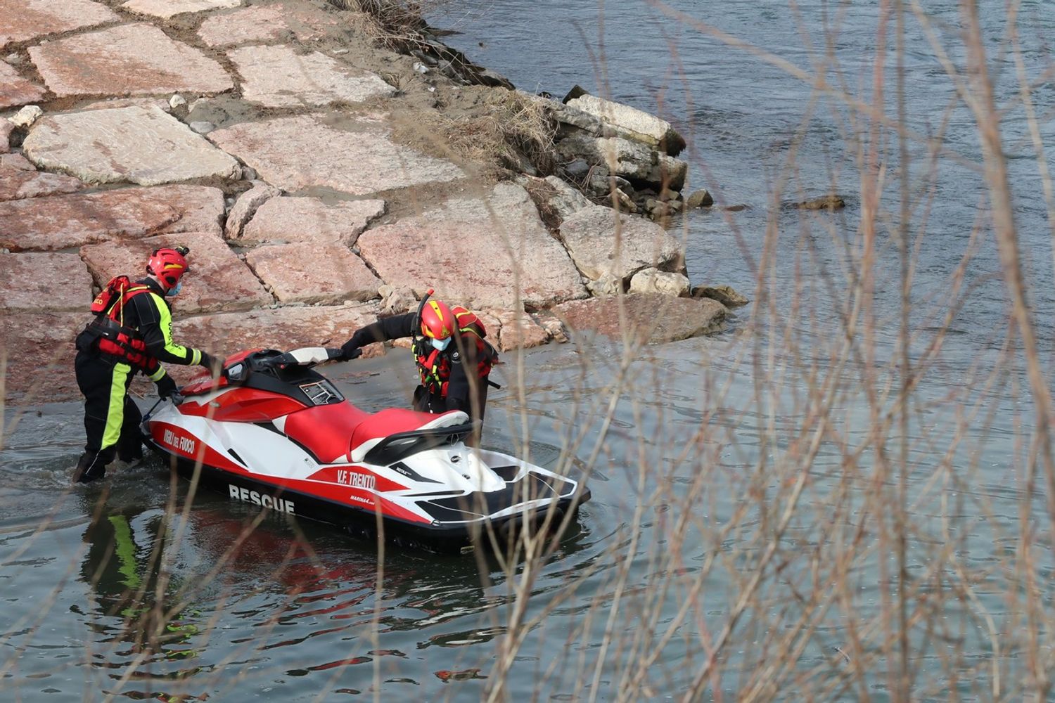 Continuano le ricerche nel fiume Adige