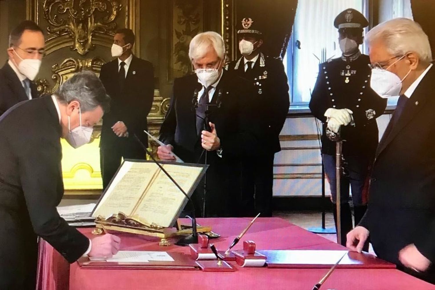 Il giuramento di Draghi al Quirinale