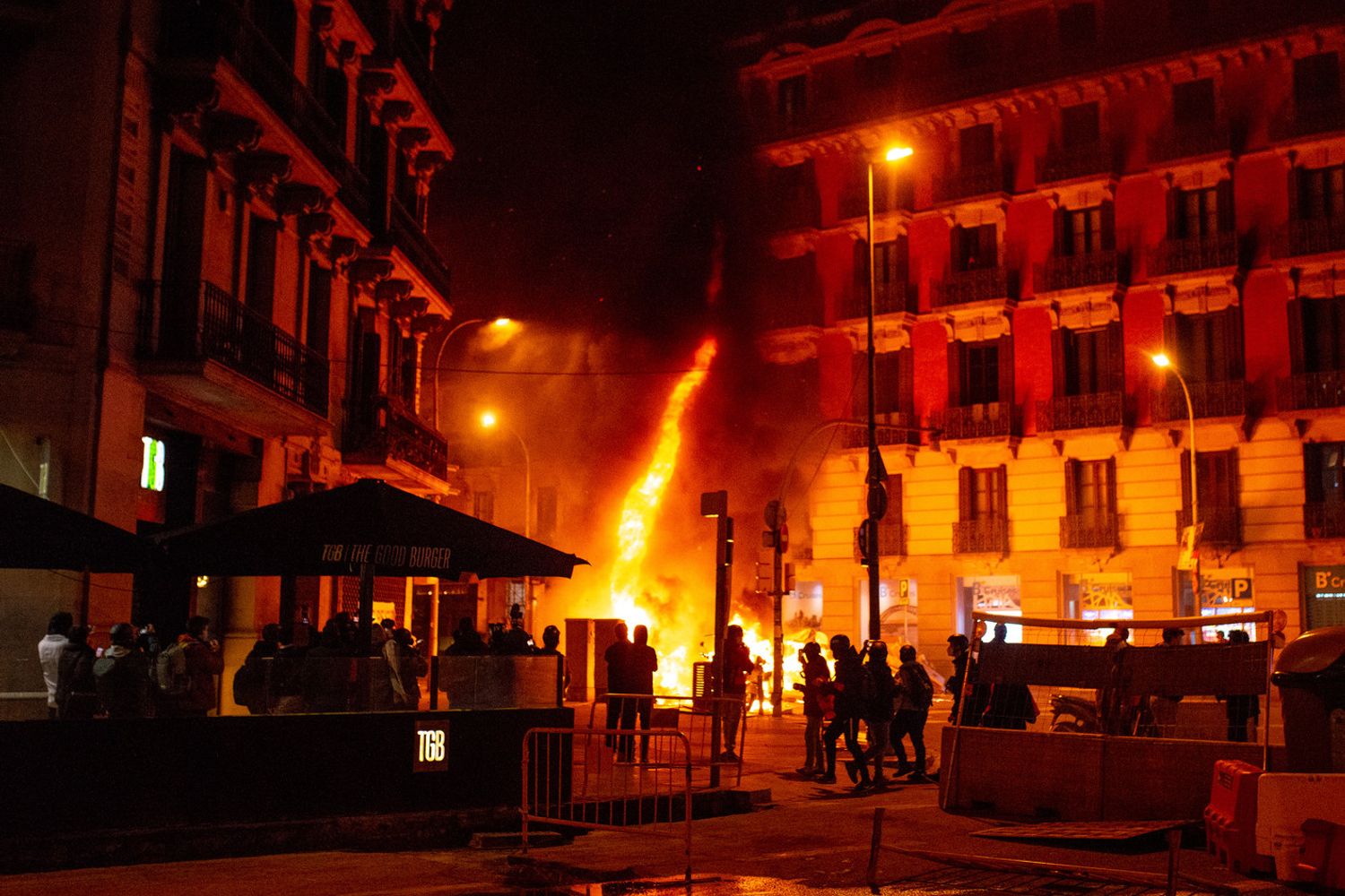 Scontri in Spagna per l'arresto del rapper Pablo Hasel