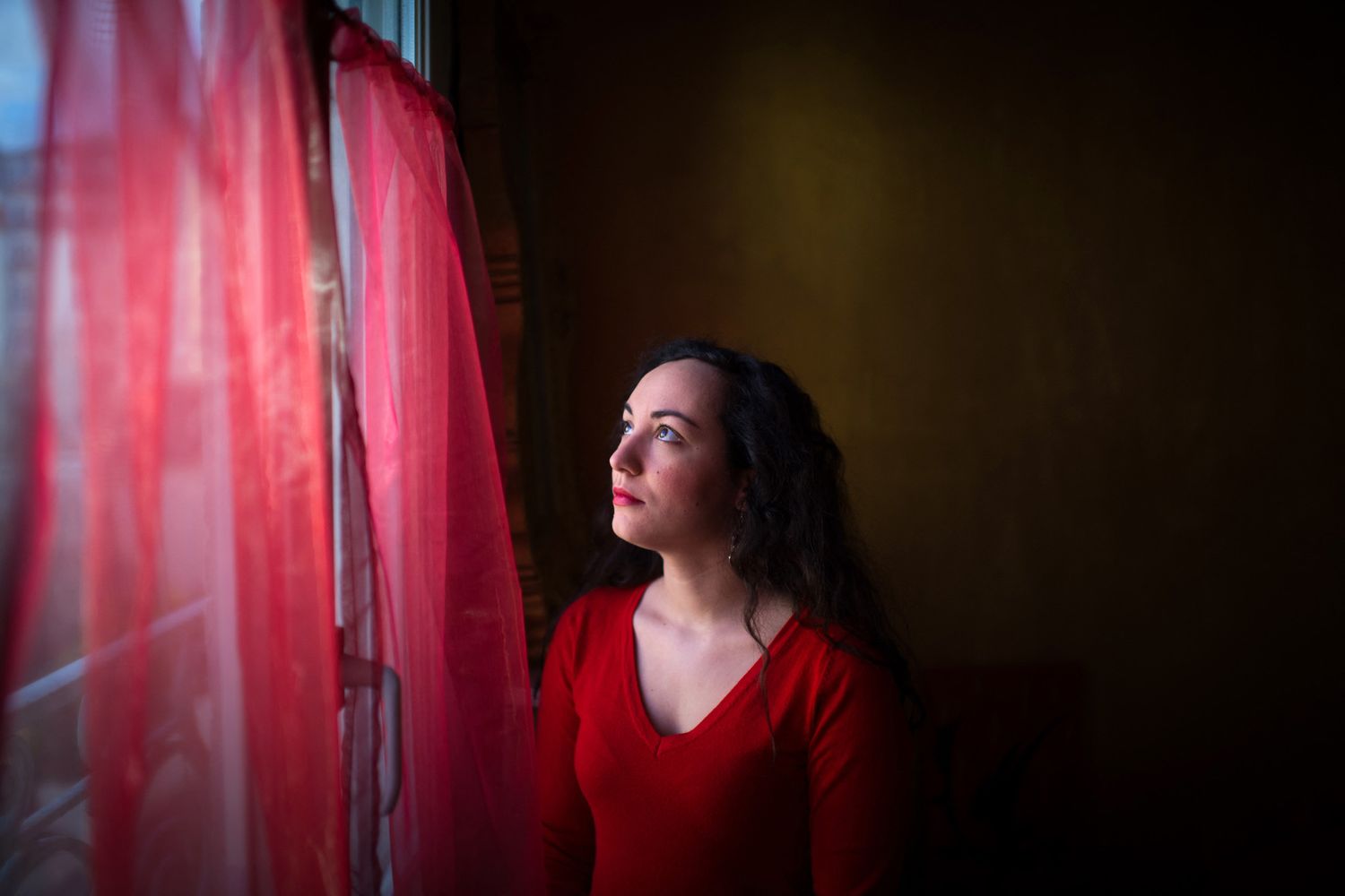 La scrittrice Florence Porcel ha denunciato di aver subito uno stupro da parte di un giornalista di Tf1