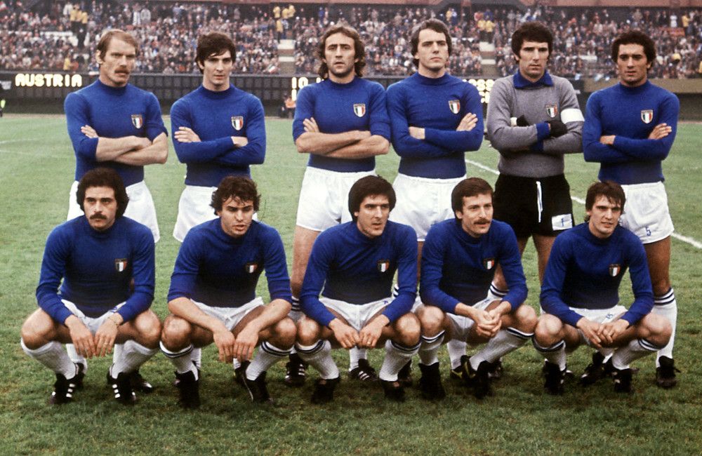 Mauro Bellugi in Nazionale ai Mondiali del '78 (il terzo in piedi da sinistra)