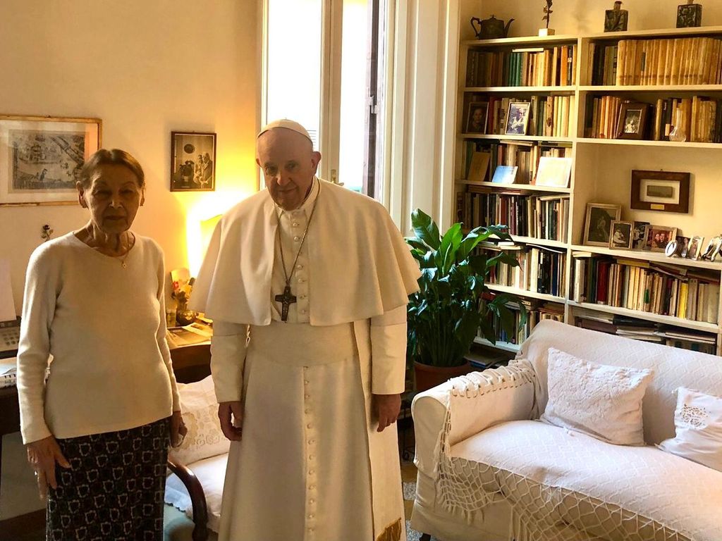 Papa Francesco insieme a poetessa Edith Bruck