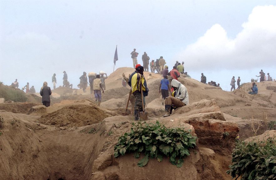 Miniera di coltan nella Repubblica democratica del Congo