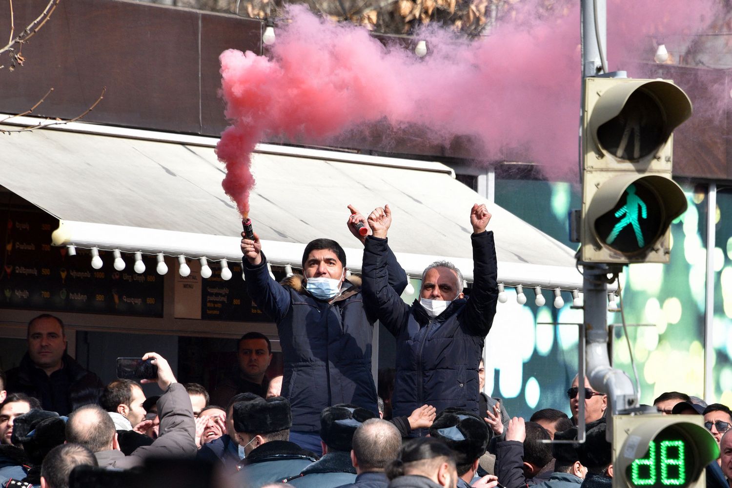 Manifestanti dell'opposizione in Armenia