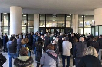 &nbsp;Anziani in coda per il vaccino a Reggio Calabria