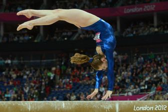 La ginnasta inglese, Jennifer Pinchen, durante le olimpiadi di Lodra 2012