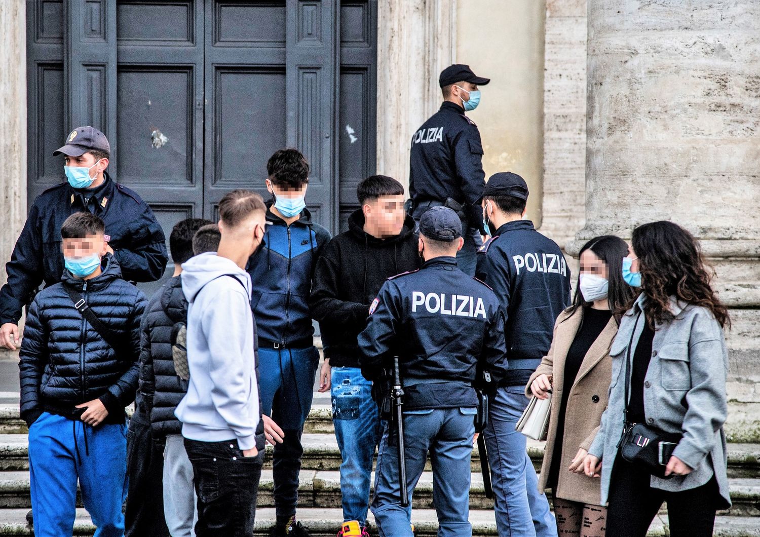 Controlli della Polizia a Roma