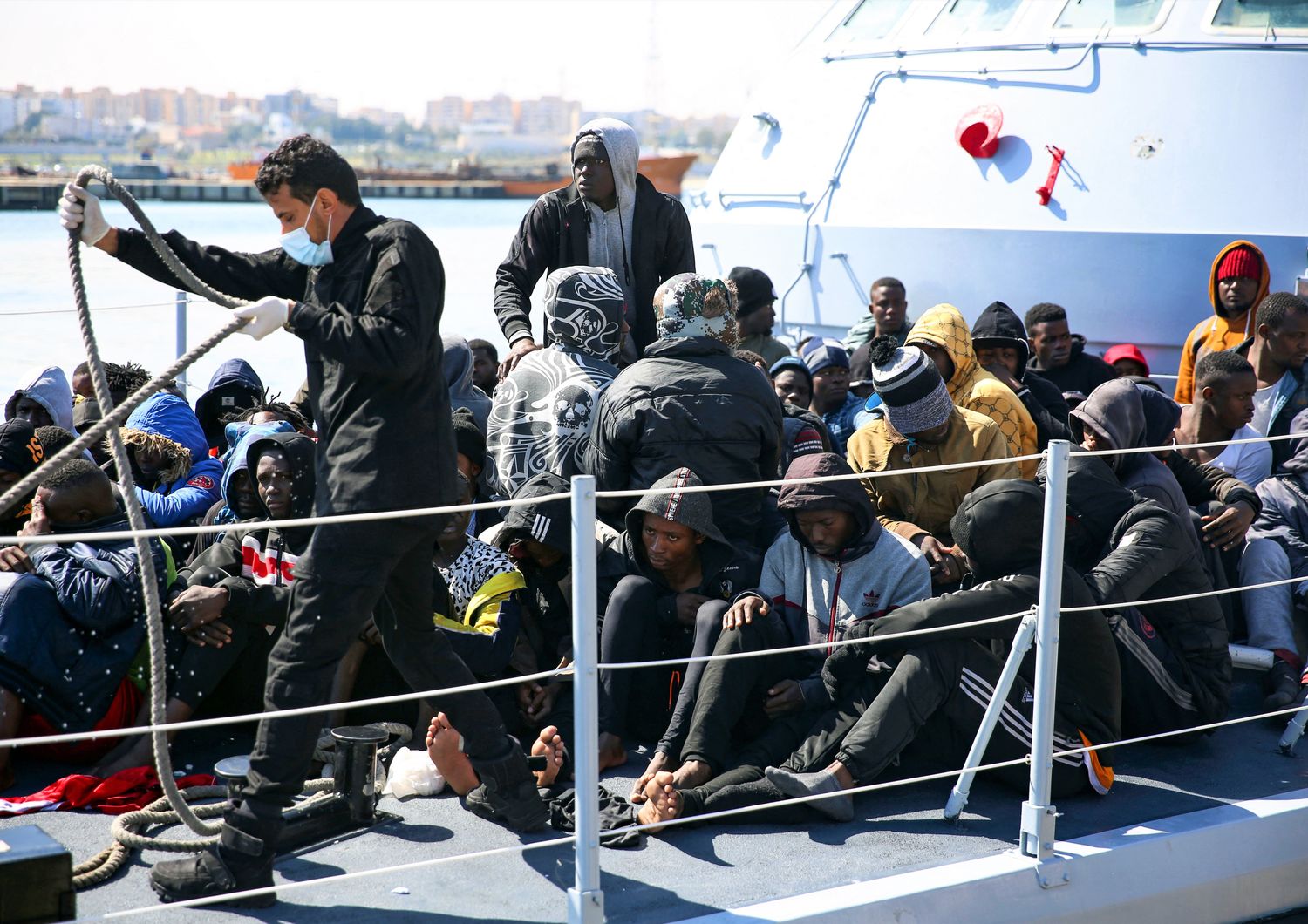 I 95 migranti salvati dalla Guardia costiera libica