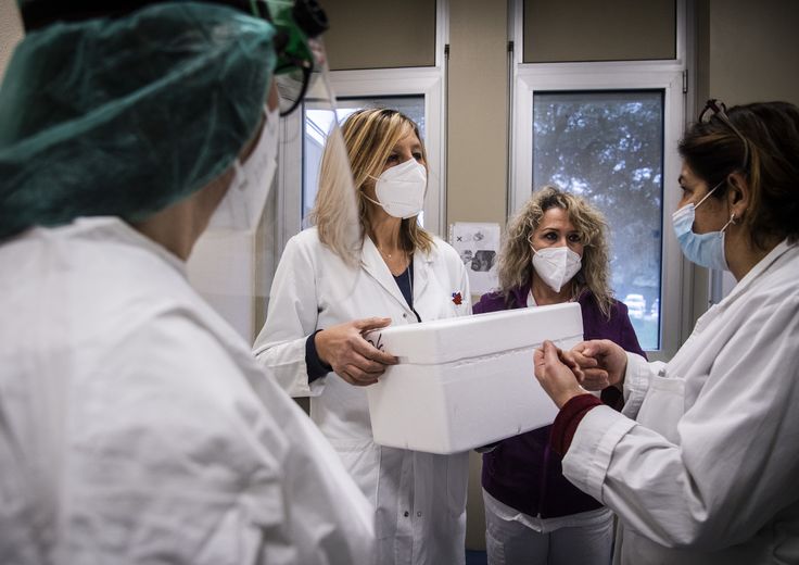 Inizio delle vaccinazioni anti Covid-19 al personale medico e infermieristico dell'Ospedale Sant'Andrea&nbsp;