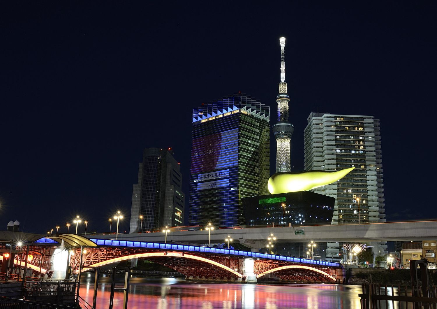 &nbsp;Il Tokyo Skytree illuminato con i colori delle Olimpiadi