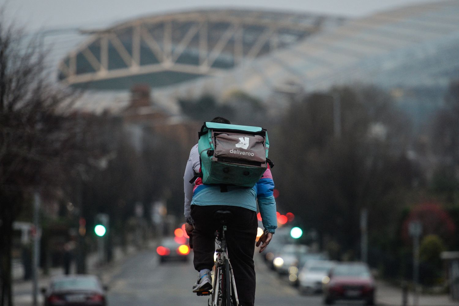 Un fattorino di Deliveroo