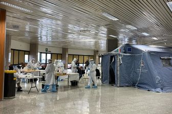 La postazione per i controlli anti Covid nel porto di Olbia